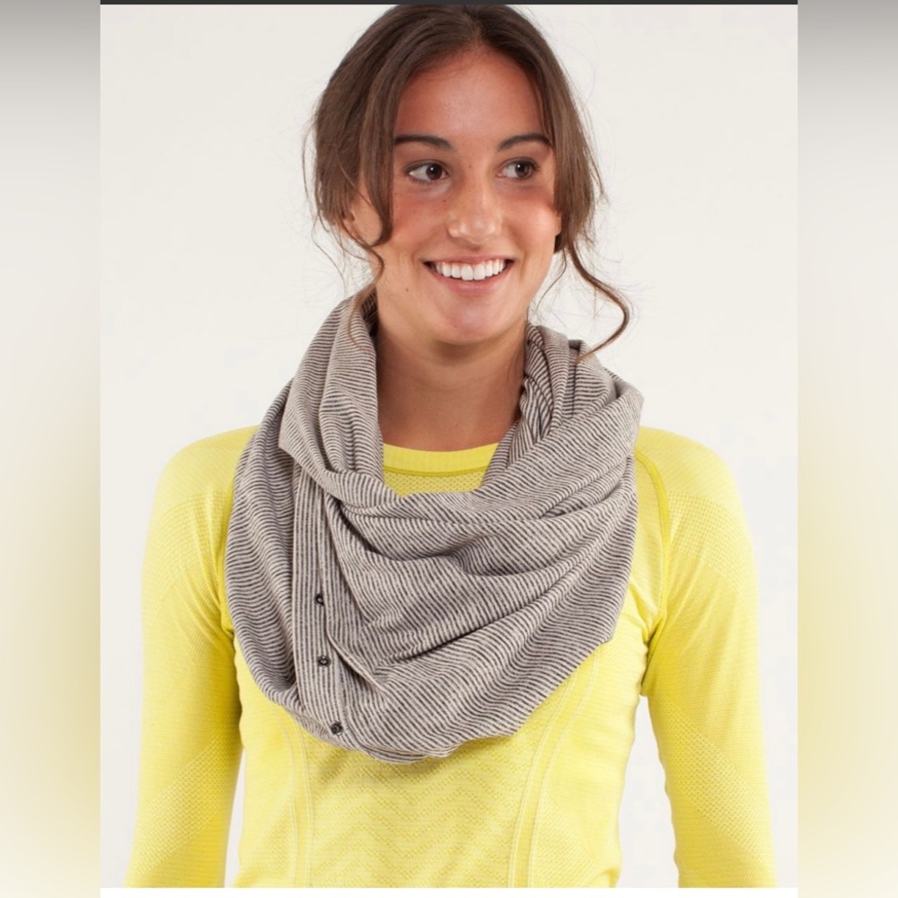 Grey Lululemon Vinyasa Scarf. Reversible. - Picture 2 of 9